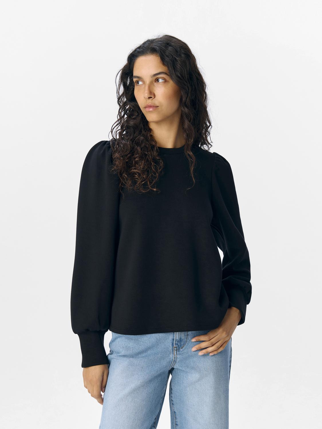 model_shot-front